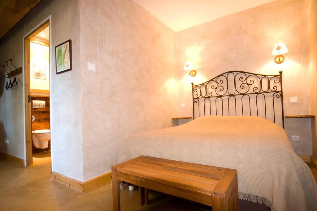 B&B La Cerisaie Francheleins Værelse billede